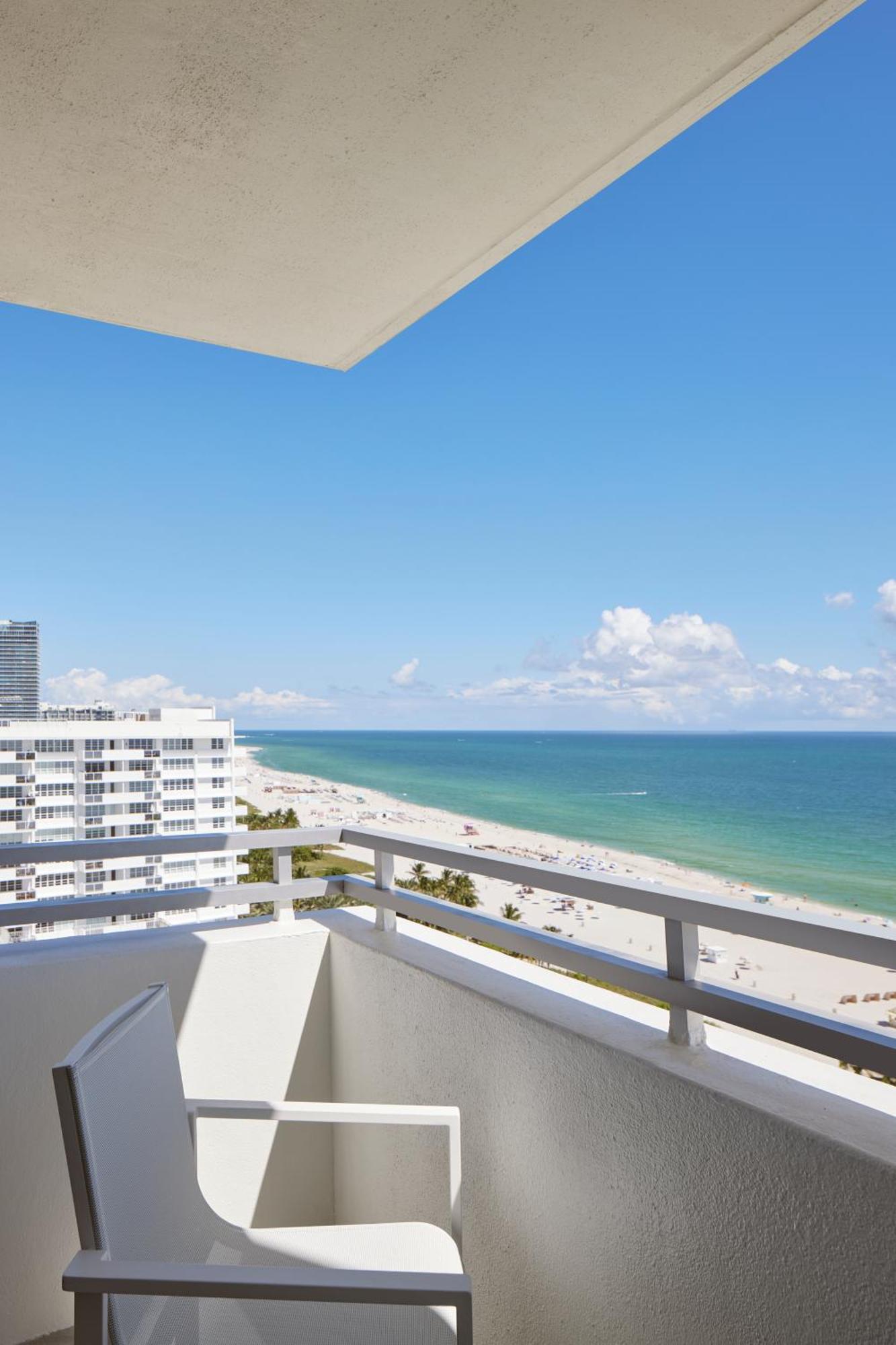 Vise Presidential Ocean Front Suite